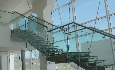 Acciaio inox e vetro progettata su misura da vetroprogetti